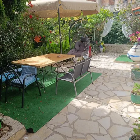 Διαμέρισμα Garden